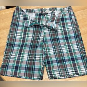 EUC women’s sz 16 plaid Bermuda short, lots of stretch. Measurements in photos
